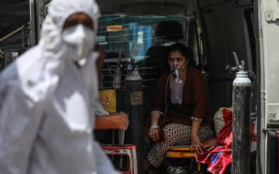 Covid: India sees world’s highest daily cases amid oxygen shortage